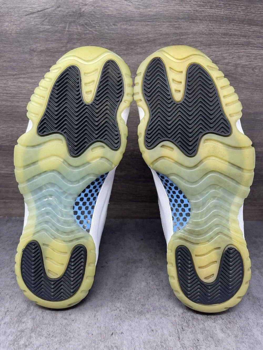 Air Jordan 11 Retro Legend Blue Size 8.5 Mens White Basketball 378037-117